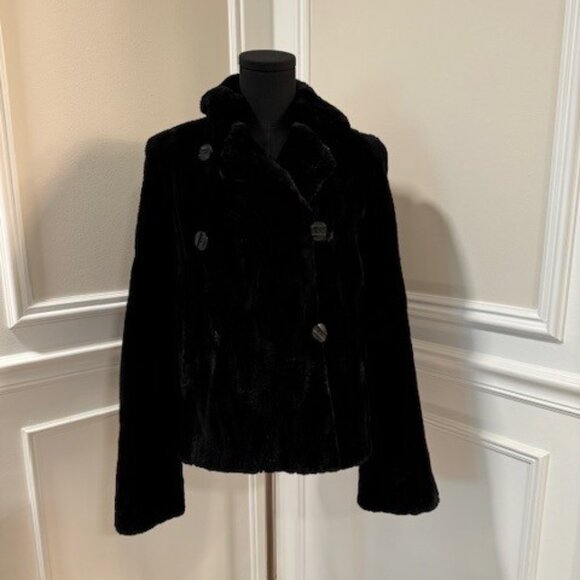 Black Double Breasted Mink jacket never worn.  Would fit sizes 4 and 6. - Picture 4 of 9